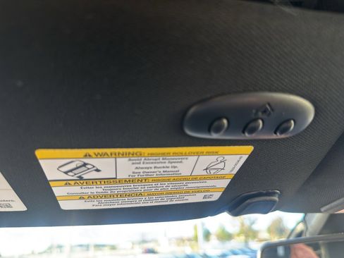 Used 2018 Ford Explorer Platinum image 17