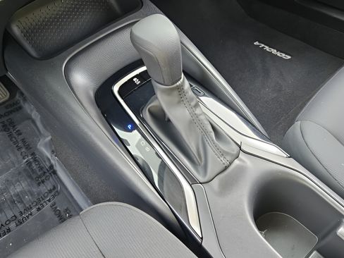 Used 2023 Toyota Corolla LE FWD image 17