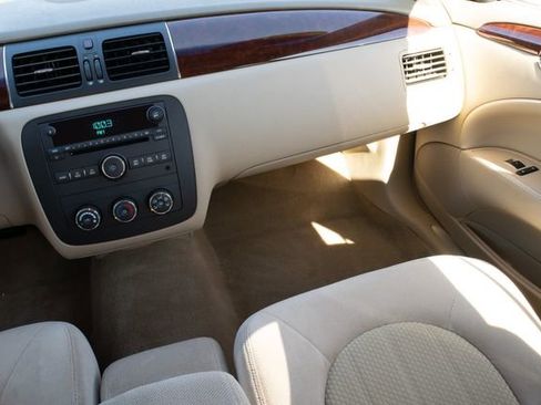 Used 2006 Buick Lucerne CX image 21