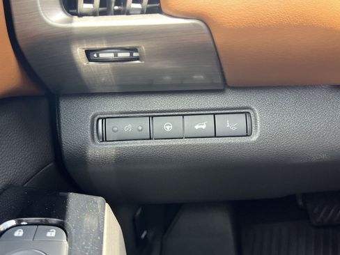 Certified 2024 Nissan Pathfinder Platinum AWD/4WD image 14