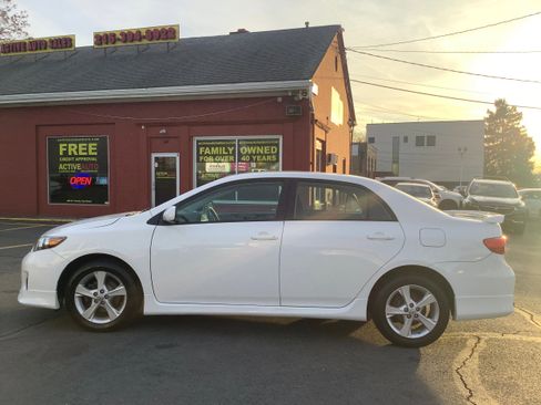 Used 2013 Toyota Corolla S image 4