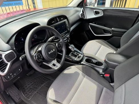Used 2022 Kia Soul LX w/ Technology Package image 11
