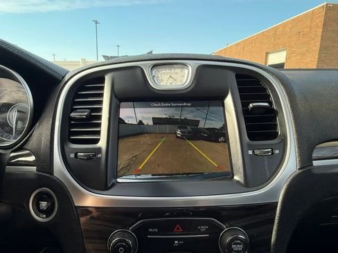 Used 2019 Chrysler 300 Touring RWD image 35