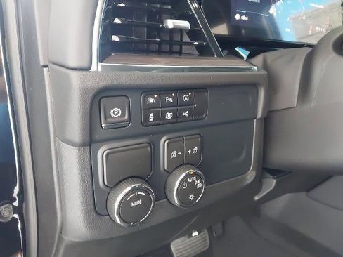 New 2026 Chevrolet Suburban LS image 24