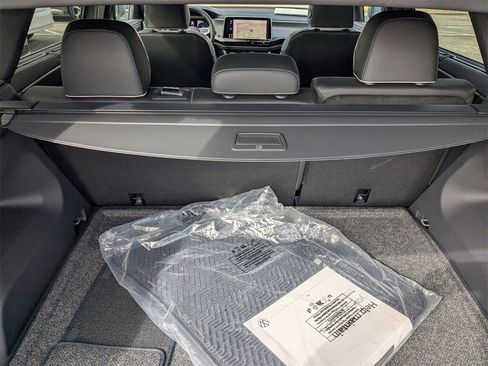 New 2026 Volkswagen Atlas Cross Sport SEL Premium R-Line image 17