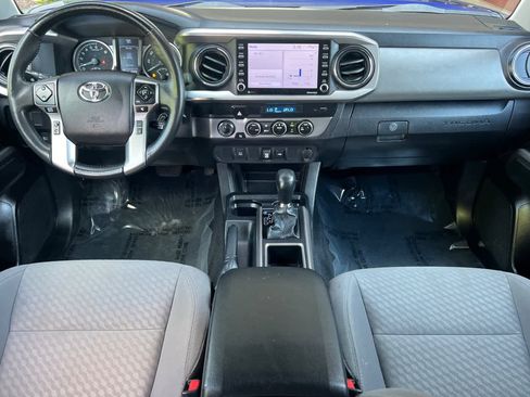 Used 2022 Toyota Tacoma SR5 AWD/4WD image 3