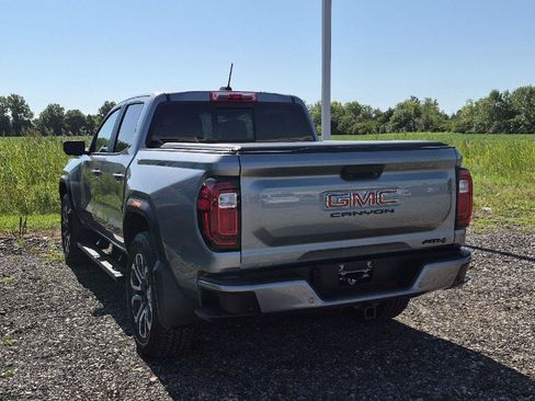 Used 2024 GMC Canyon AT4 w/ AT4 Premium Package AWD/4WD image 4