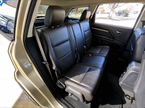 Used 2010 Dodge Journey SXT w/ Navigation & Sound Group I image 19