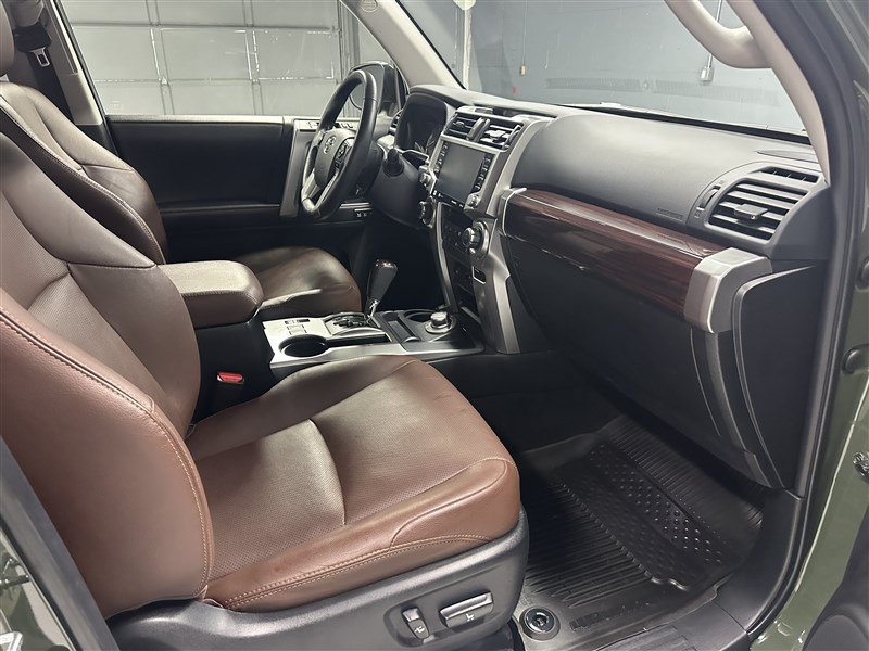 Used 2022 Toyota 4Runner Limited AWD/4WD image 11