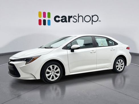 Used 2025 Toyota Corolla LE image 1