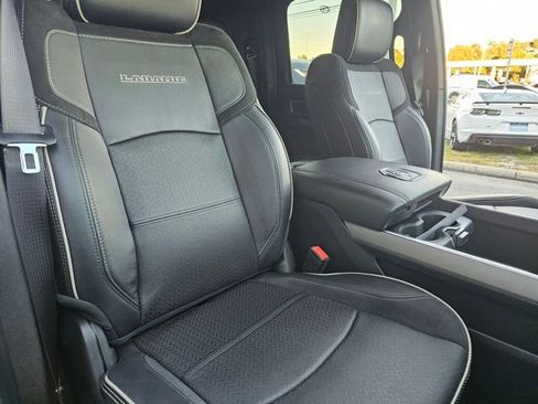 Used 2024 RAM 2500 Laramie w/ Night Edition image 27