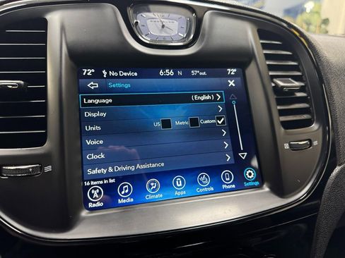 Used 2017 Chrysler 300 S image 31