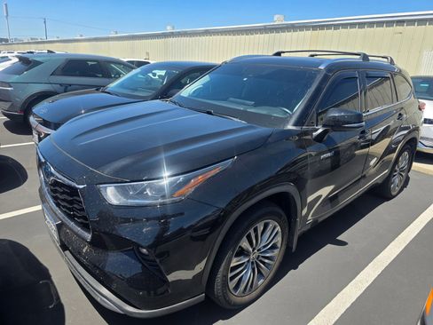 Used 2020 Toyota Highlander Platinum AWD/4WD image 1