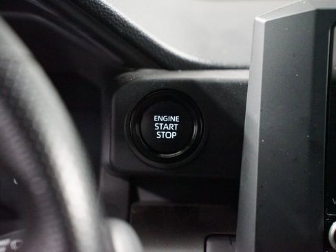 Certified 2025 Toyota Tacoma SR5 image 18