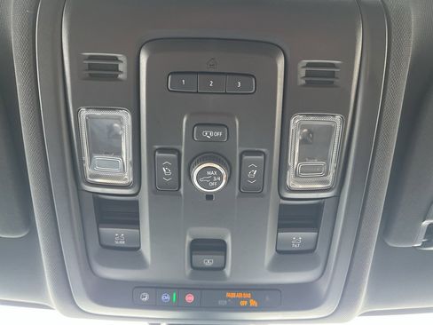 Used 2021 Chevrolet Tahoe High Country image 17