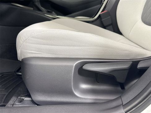 Certified 2021 Toyota Corolla LE image 24