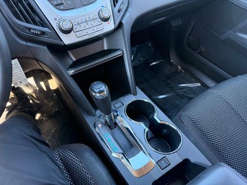 Used 2017 Chevrolet Equinox LT w/ Convenience Package image 18