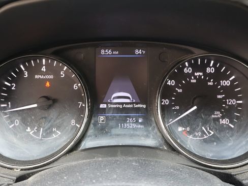 Used 2019 Nissan Rogue SV w/ Premium Package FWD image 10