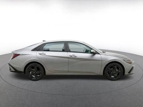 Used 2026 Hyundai Elantra Sport FWD image 10