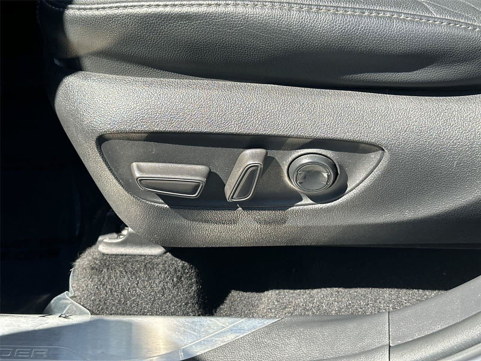 Used 2022 Toyota Highlander Platinum FWD image 24