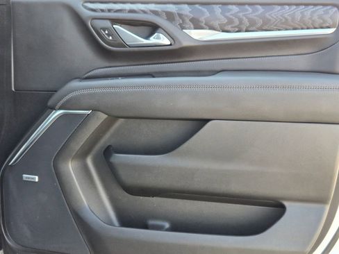 Used 2024 GMC Yukon XL Denali w/ Advanced Technology Package image 31