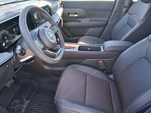 New 2026 Nissan Kicks SR w/ Cold Weather Package image 19