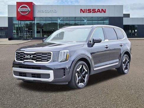 Used 2025 Kia Telluride S FWD image 8