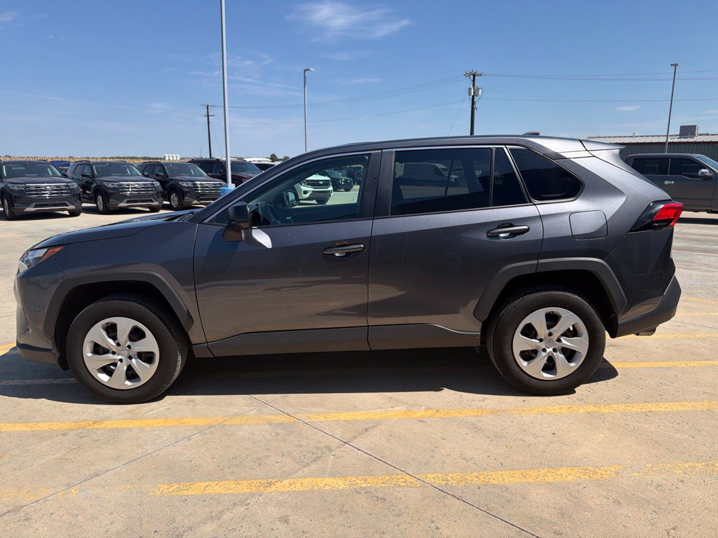 Used 2025 Toyota RAV4 LE AWD/4WD image 4