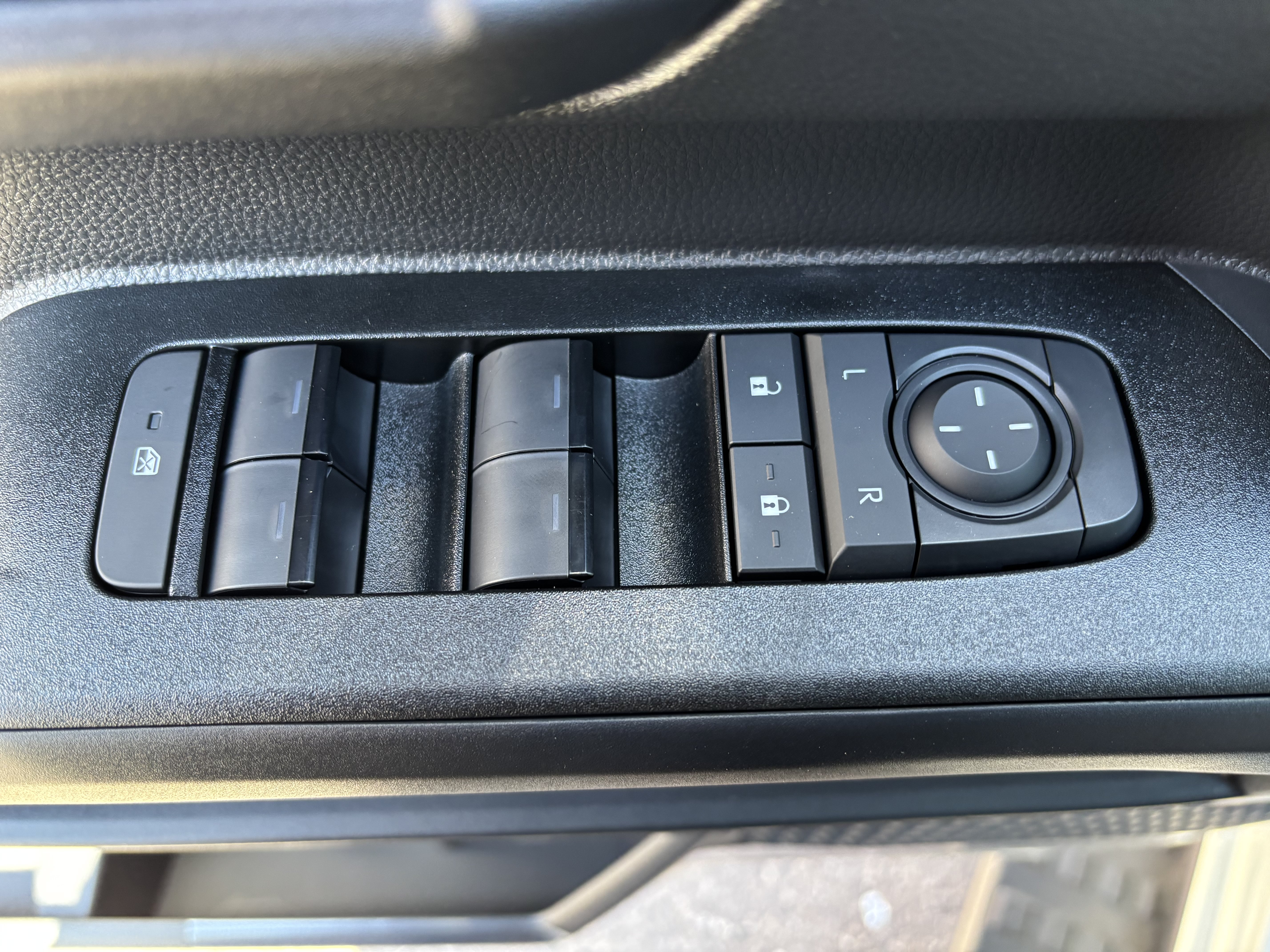 Used 2026 Toyota 4Runner SR5 AWD/4WD image 17