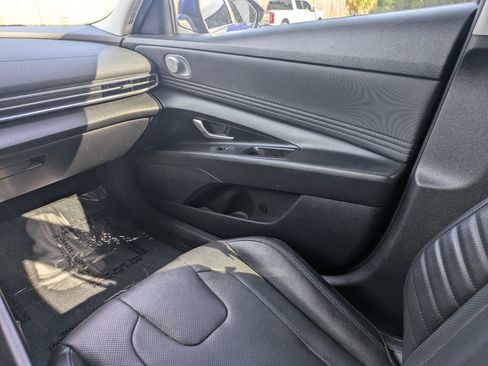Used 2023 Hyundai Elantra Limited FWD image 17