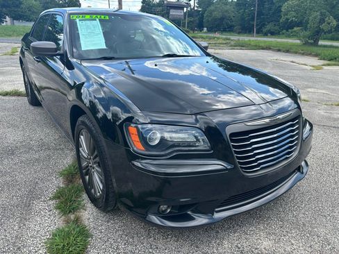 Used 2014 Chrysler 300 C AWD/4WD image 3