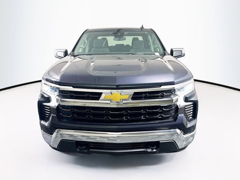 Used 2024 Chevrolet Silverado 1500 LT image 2