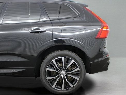 Certified 2024 Volvo XC60 B5 Plus w/ Climate Package image 34