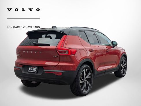 Used 2022 Volvo XC40 T5 R-Design w/ Advanced Package image 3