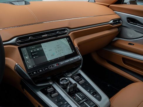 New 2025 Aston Martin Vanquish image 25