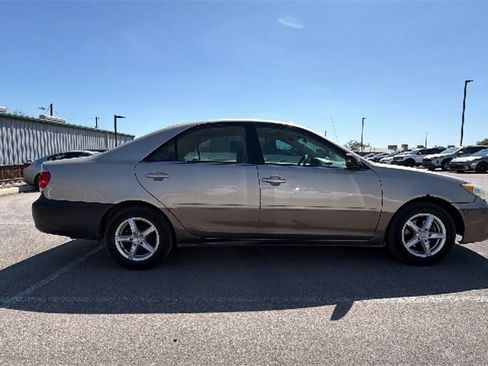 Used 2006 Toyota Camry LE image 4