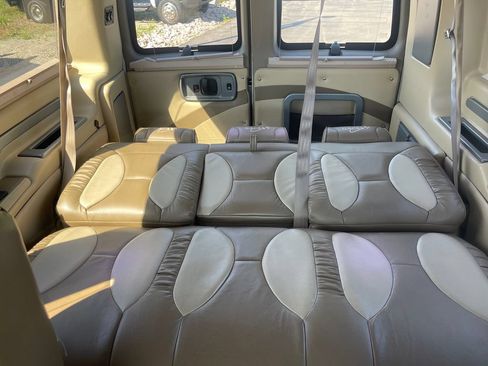 Used 2014 Chevrolet Express 1500 AWD image 31