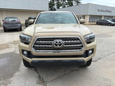 Used 2017 Toyota Tacoma TRD Off-Road w/ Tow Package RWD image 3