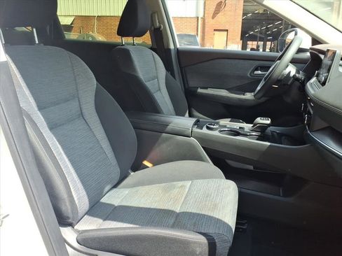 Used 2023 Nissan Rogue SV image 26