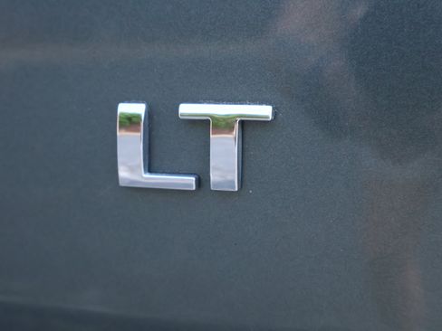 Used 2023 Chevrolet Traverse LT FWD image 6