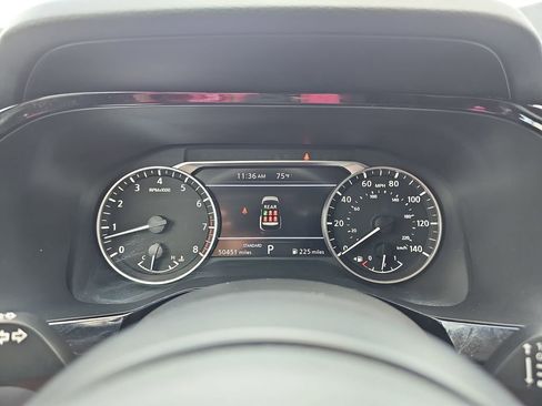 Used 2024 Nissan Pathfinder SV FWD image 24