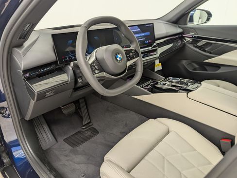 New 2026 BMW 530i w/ Premium Package RWD image 4