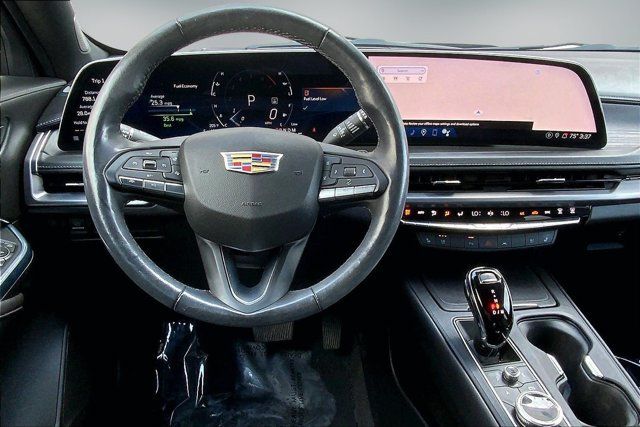 Used 2024 Cadillac XT4 Premium Luxury AWD/4WD image 4