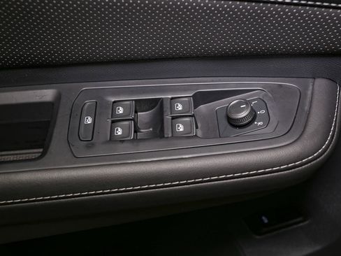 Used 2025 Volkswagen Atlas SEL image 44