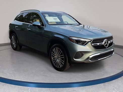 New 2026 Mercedes-Benz GLC 300 image 3