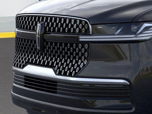 New 2025 Lincoln Navigator Reserve image 17