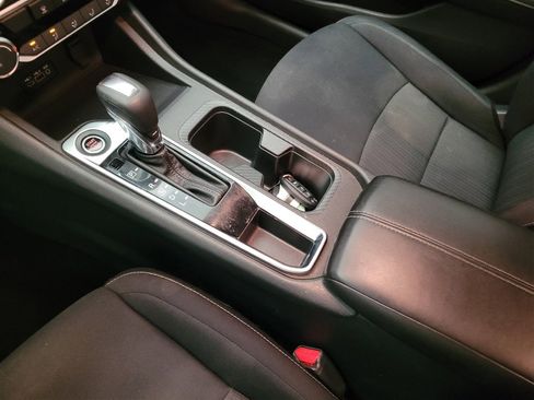 Used 2022 Nissan Sentra SV FWD image 26