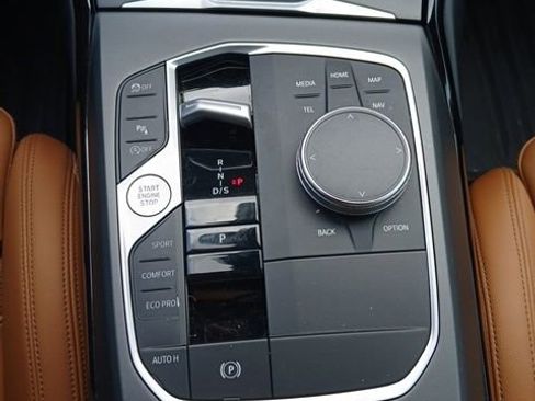 Used 2023 BMW 230i Coupe w/ Premium Package image 15