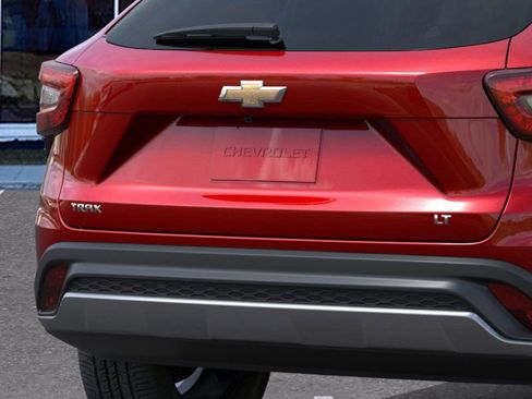 New 2026 Chevrolet Trax LT image 14