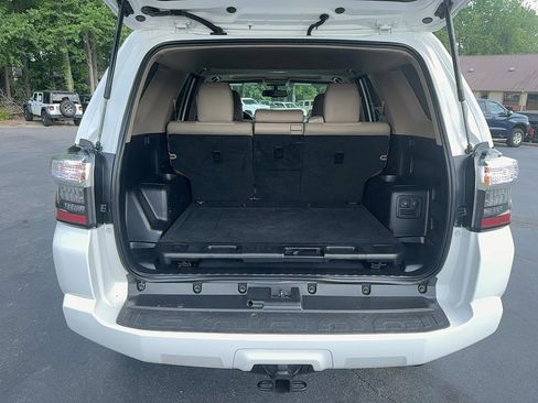 Used 2019 Toyota 4Runner SR5 Premium RWD image 9
